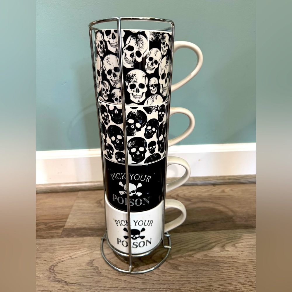 Mug shotz set of 4 stacked skull / poison with holder